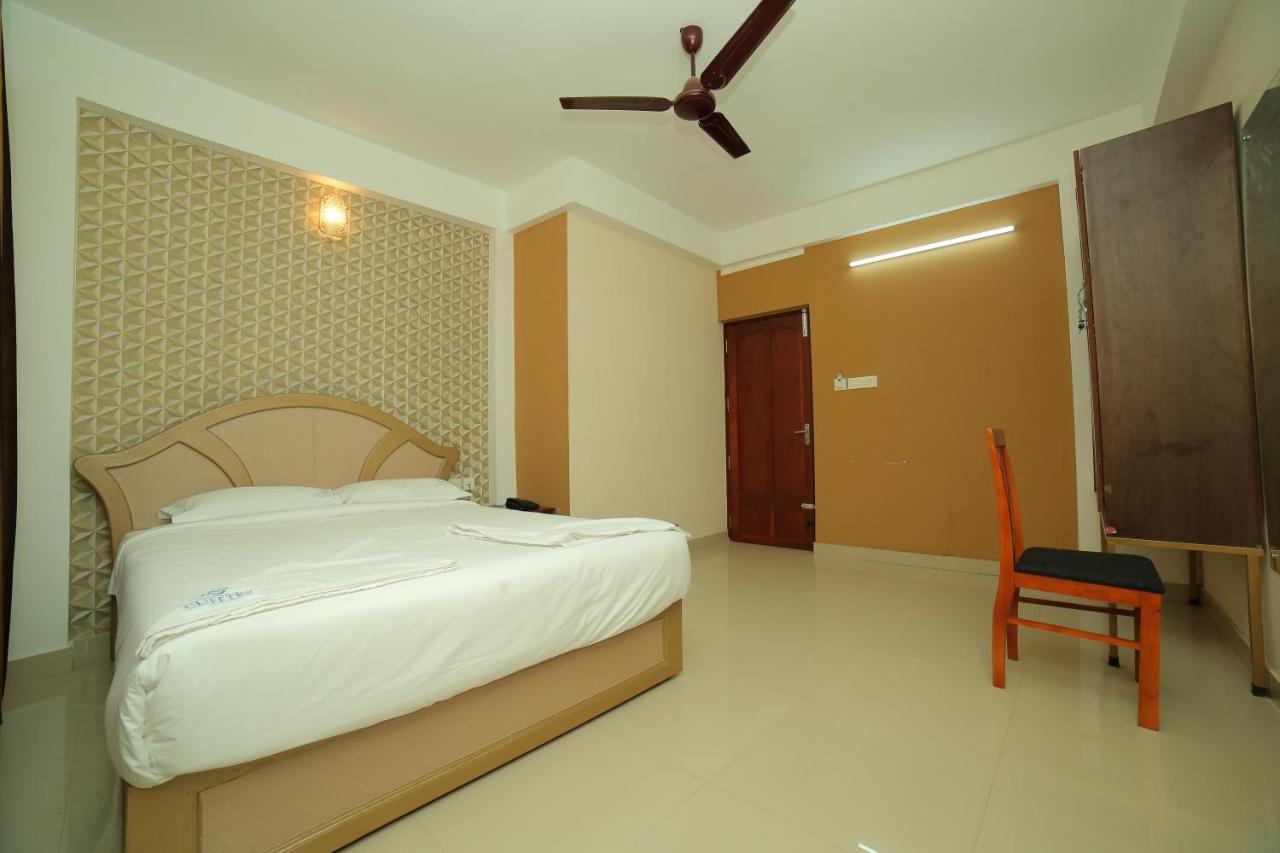 Hotel Falcon Thiruvananthapuram Esterno foto