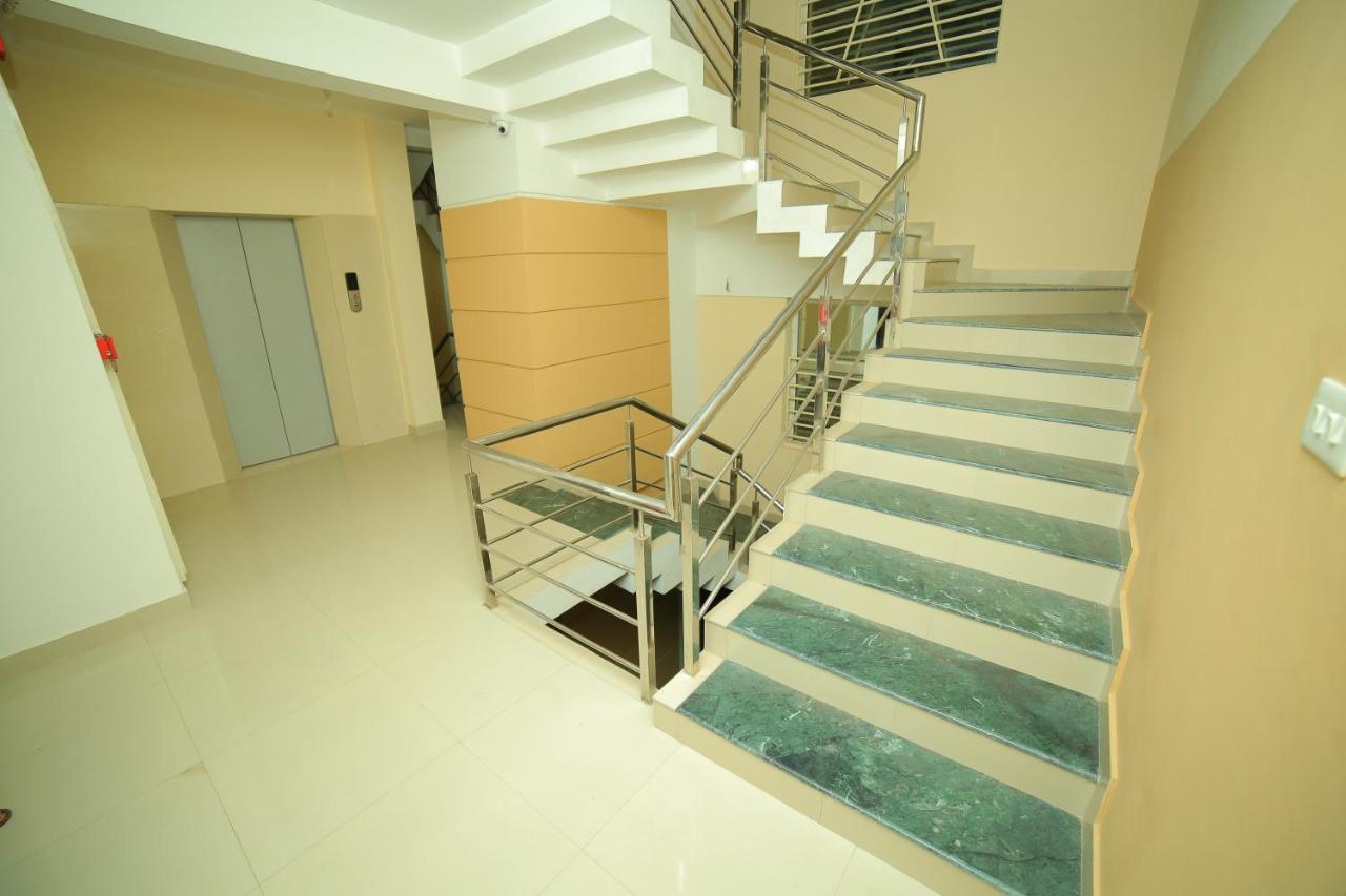 Hotel Falcon Thiruvananthapuram Esterno foto