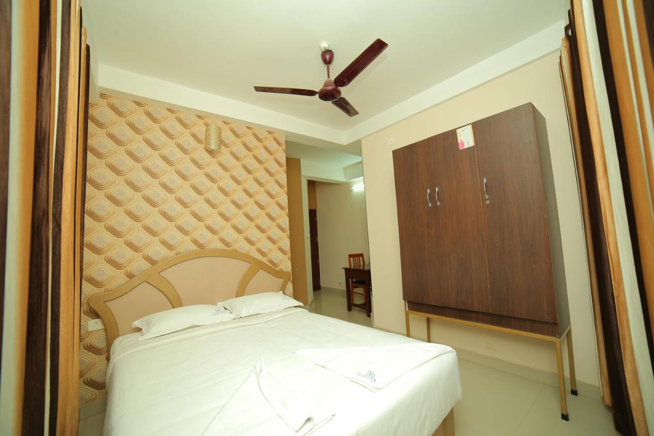 Hotel Falcon Thiruvananthapuram Esterno foto