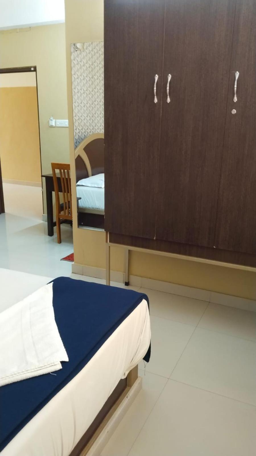 Hotel Falcon Thiruvananthapuram Esterno foto